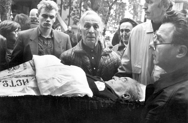 Иллюстрация к книге — Жертвы Черного Октября. 1993 [i_081.jpg]