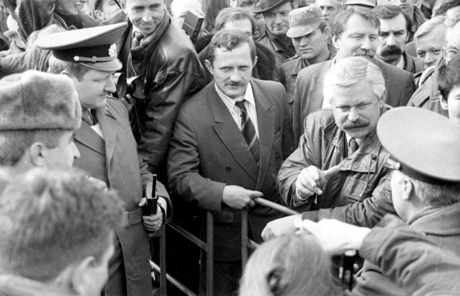 Иллюстрация к книге — Жертвы Черного Октября. 1993 [i_094.jpg]