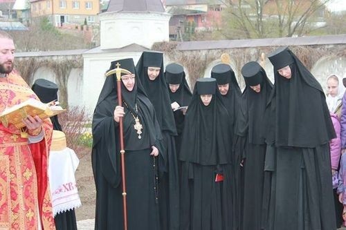 Иллюстрация к книге — Исповедь бывшей послушницы [i_004.jpg]