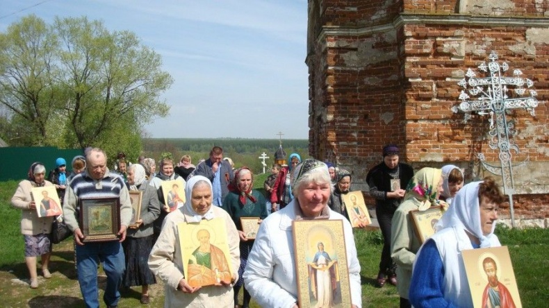 Иллюстрация к книге — Исповедь бывшей послушницы [i_045.jpg]