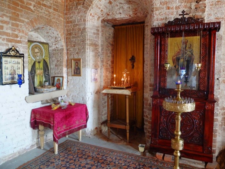 Иллюстрация к книге — Исповедь бывшей послушницы [i_052.jpg]