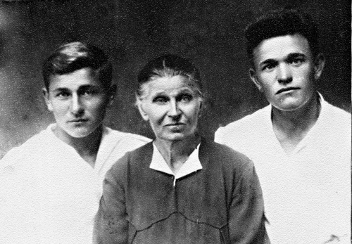 Иллюстрация к книге — Епистинья Степанова [i_032.jpg]