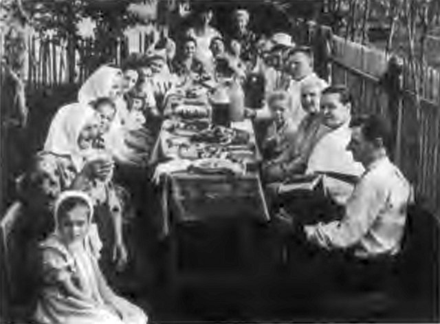 Иллюстрация к книге — Епистинья Степанова [i_044.jpg]