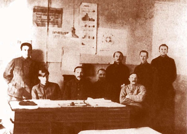 Иллюстрация к книге — Внутренние войска. История в лицах [i_039.jpg]