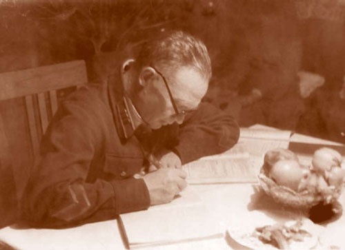 Иллюстрация к книге — Внутренние войска. История в лицах [i_112.jpg]