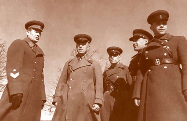 Иллюстрация к книге — Внутренние войска. История в лицах [i_138.jpg]