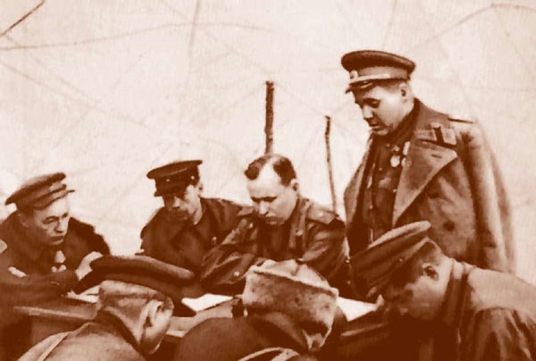 Иллюстрация к книге — Внутренние войска. История в лицах [i_153.jpg]