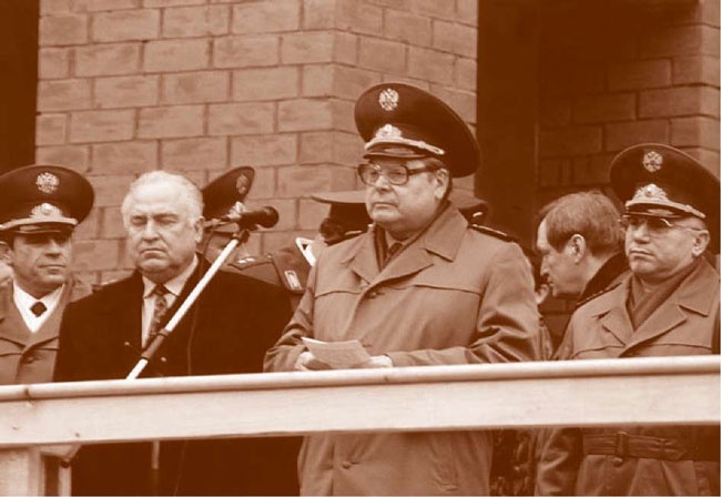 Иллюстрация к книге — Внутренние войска. История в лицах [i_170.jpg]