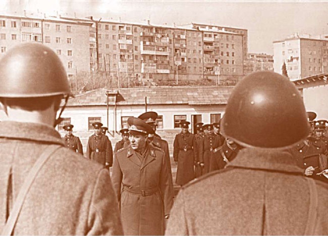 Иллюстрация к книге — Внутренние войска. История в лицах [i_173.jpg]