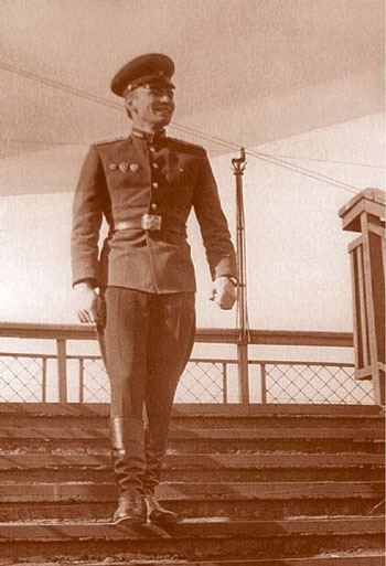 Иллюстрация к книге — Внутренние войска. История в лицах [i_191.jpg]