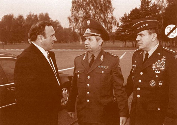 Иллюстрация к книге — Внутренние войска. История в лицах [i_203.jpg]