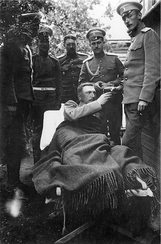 Иллюстрация к книге — Бывшие люди. Последние дни русской аристократии [i_026.jpg]