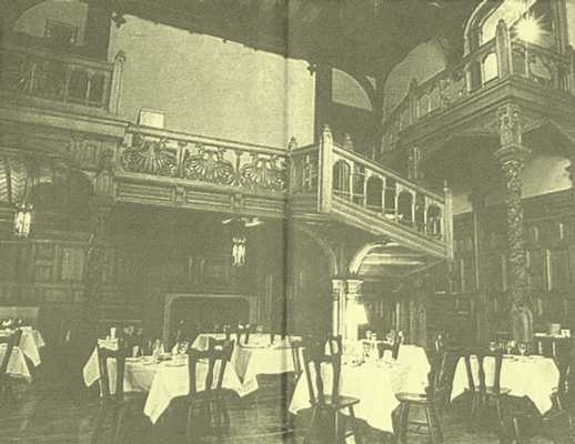 Иллюстрация к книге — Легенды московского застолья. Заметки о вкусной, не очень вкусной, здоровой и не совсем здоровой, но все равно удивительно интересной жизни [i_003.jpg]