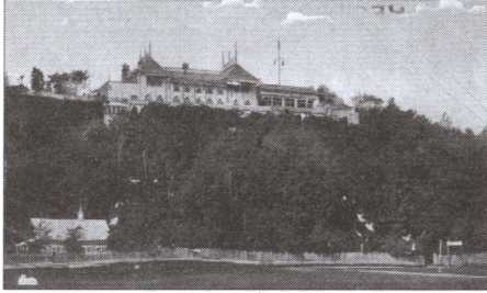 Иллюстрация к книге — Легенды московского застолья. Заметки о вкусной, не очень вкусной, здоровой и не совсем здоровой, но все равно удивительно интересной жизни [i_006.jpg]