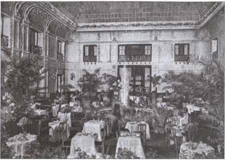 Иллюстрация к книге — Легенды московского застолья. Заметки о вкусной, не очень вкусной, здоровой и не совсем здоровой, но все равно удивительно интересной жизни [i_019.jpg]