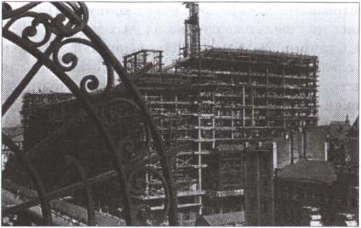 Иллюстрация к книге — Легенды московского застолья. Заметки о вкусной, не очень вкусной, здоровой и не совсем здоровой, но все равно удивительно интересной жизни [i_026.jpg]