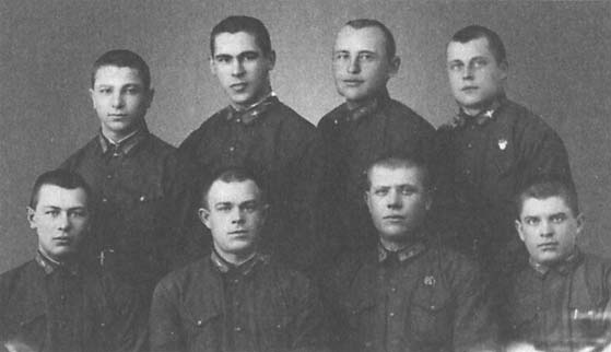 Иллюстрация к книге — Прикрой, атакую! В атаке - &quot;Меч&quot; [_01.jpg]