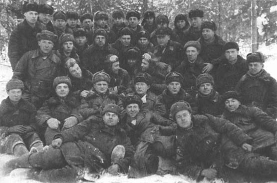 Иллюстрация к книге — Прикрой, атакую! В атаке - &quot;Меч&quot; [_18.jpg]