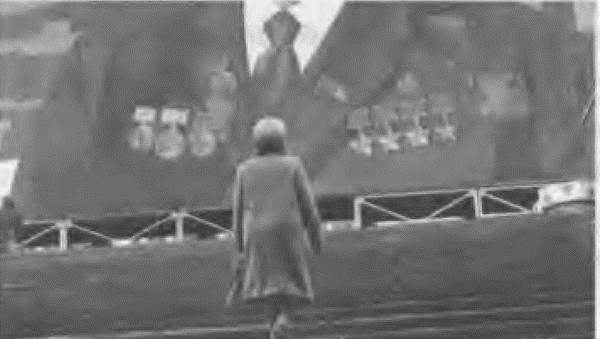 Иллюстрация к книге — Это было навсегда, пока не кончилось. Последнее советское поколение [i_002.jpg]