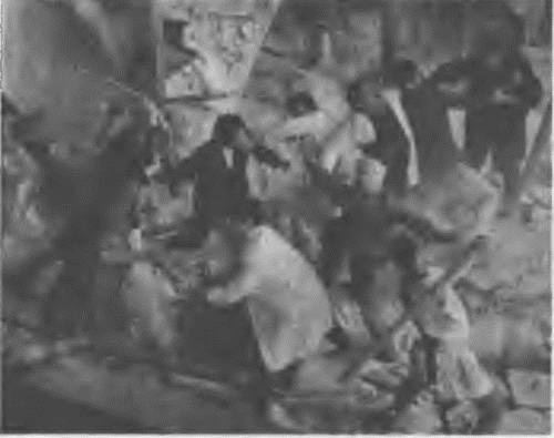 Иллюстрация к книге — Это было навсегда, пока не кончилось. Последнее советское поколение [i_038.jpg]