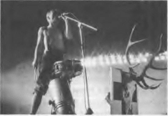 Иллюстрация к книге — Это было навсегда, пока не кончилось. Последнее советское поколение [i_039.jpg]