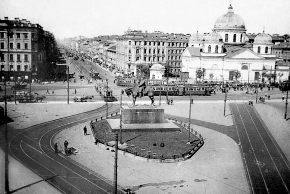 Иллюстрация к книге — Сенная площадь. Вчера, сегодня, завтра [i_067.jpg]