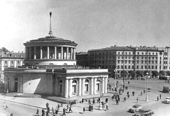 Иллюстрация к книге — Сенная площадь. Вчера, сегодня, завтра [i_068.jpg]