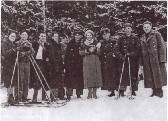 Иллюстрация к книге — Виктор Лягин. Подвиг разведчика [image25.jpg]