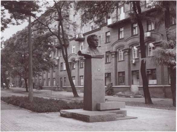 Иллюстрация к книге — Виктор Лягин. Подвиг разведчика [image35.jpg]