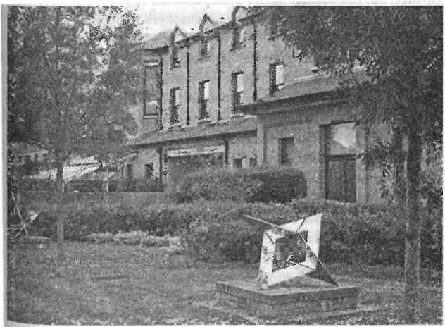 Иллюстрация к книге — Битва при черной дыре. Мое сражение со Стивеном Хокингом за мир, безопасный для квантовой механики [i_118.jpg]