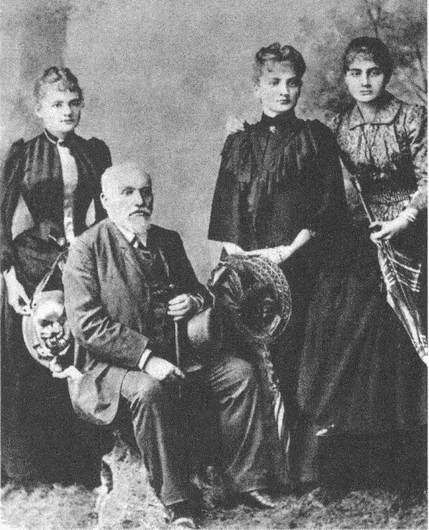 Иллюстрация к книге — Мария Кюри. Радиоактивность и элементы [i_002.jpg]