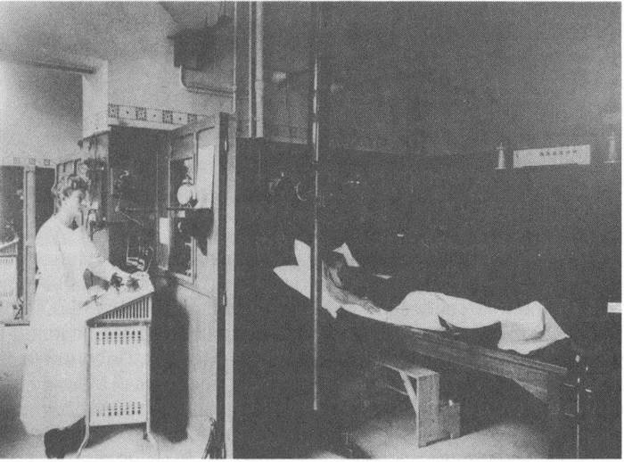 Иллюстрация к книге — Мария Кюри. Радиоактивность и элементы [i_033.jpg]