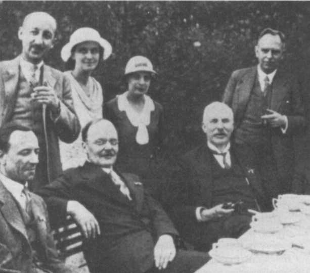 Иллюстрация к книге — Резерфорд. Атомное ядро [img_42.jpg]