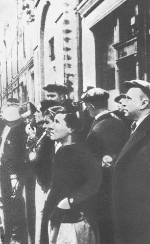 Иллюстрация к книге — Повседневная жизнь Москвы в Сталинскую эпоху. 1930-1940 года [i_020.jpg]