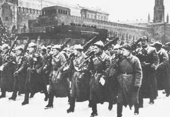 Иллюстрация к книге — Повседневная жизнь Москвы в Сталинскую эпоху. 1930-1940 года [i_031.jpg]