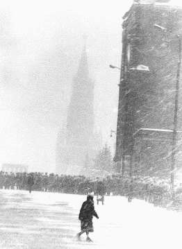 Иллюстрация к книге — Повседневная жизнь Москвы в Сталинскую эпоху. 1930-1940 года [i_054.jpg]