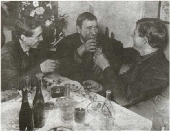 Иллюстрация к книге — Повседневная жизнь Москвы в Сталинскую эпоху 1920-1930-е годы [i_007.jpg]