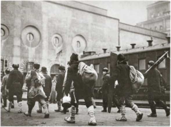 Иллюстрация к книге — Повседневная жизнь Москвы в Сталинскую эпоху 1920-1930-е годы [i_045.jpg]