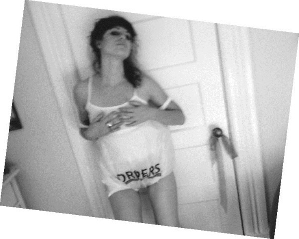 Иллюстрация к книге — #Girlboss. Как я создала миллионный бизнес, не имея денег, офиса и высшего образования [i_023.jpg]