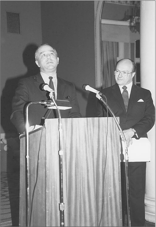 Иллюстрация к книге — Застолье в застой [i_012.jpg]