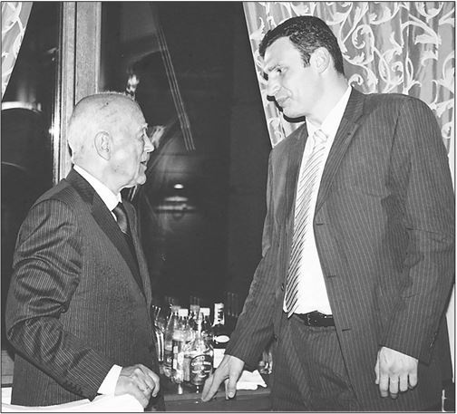 Иллюстрация к книге — Застолье в застой [i_037.jpg]