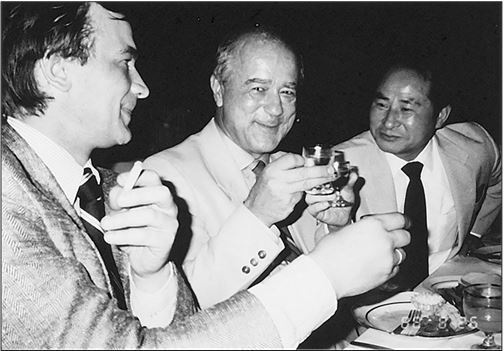 Иллюстрация к книге — Застолье в застой [i_047.jpg]