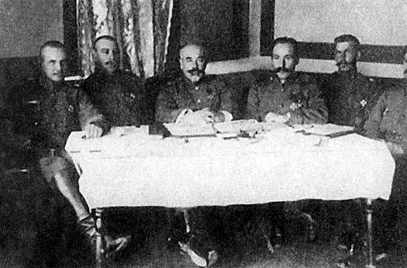 Иллюстрация к книге — Старая армия [i_028.jpg]