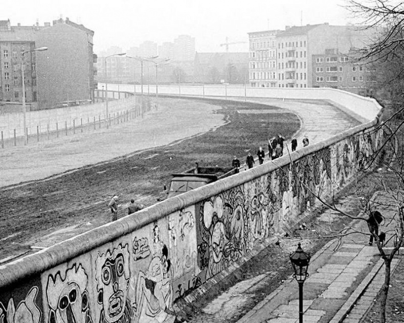 Иллюстрация к книге — Записки путешественника во времени [i_048.jpg]