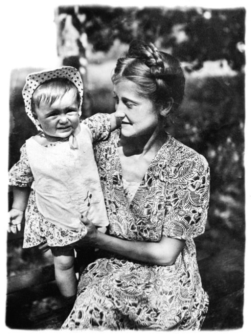 Иллюстрация к книге — Канатоходка. Автобиография [i_006.jpg]