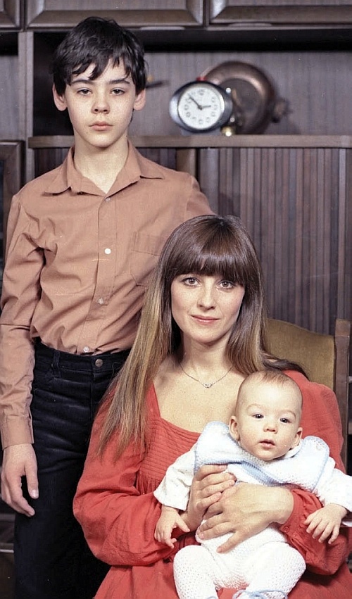 Иллюстрация к книге — Канатоходка. Автобиография [i_077.jpg]