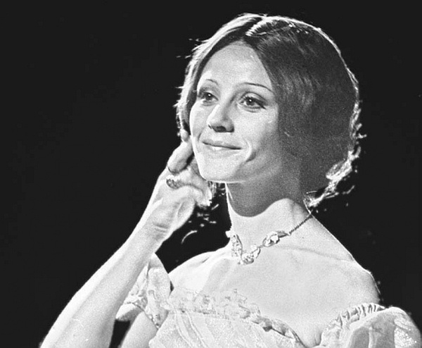 Иллюстрация к книге — Канатоходка. Автобиография [i_105.jpg]