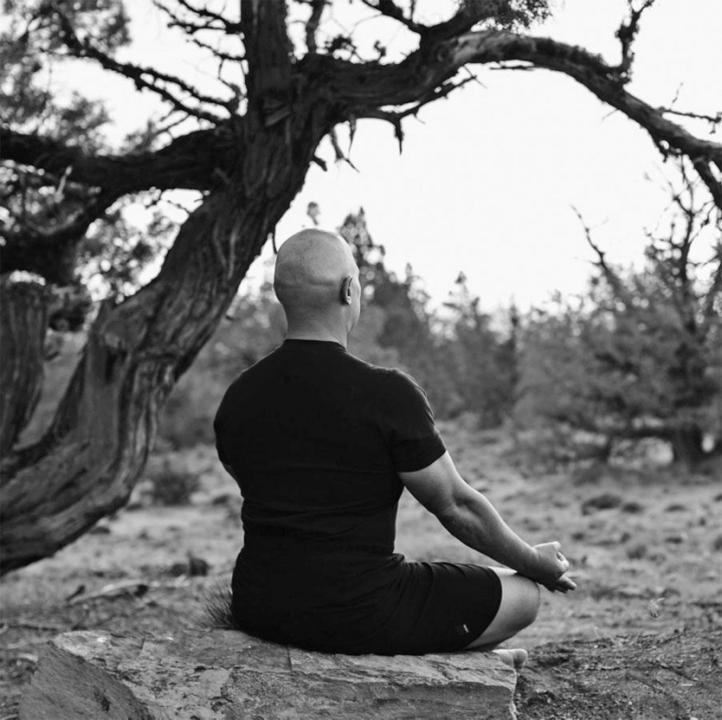 Иллюстрация к книге — Путь йога. 365 советов по развитию осознанности и сострадания в повседневной жизни [i_007.jpg]