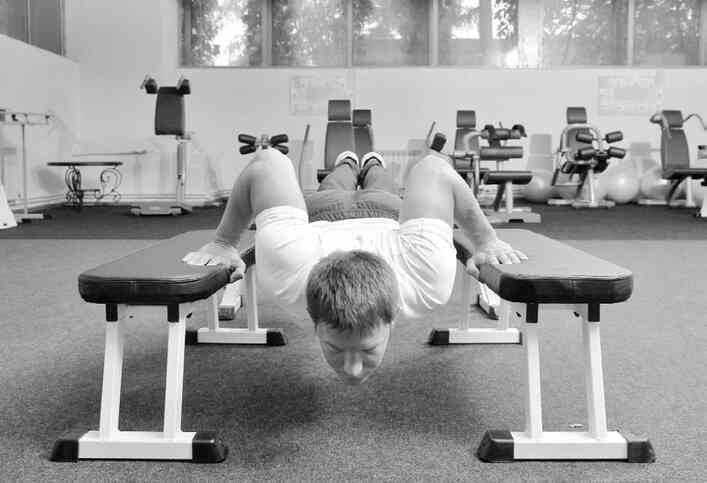 Иллюстрация к книге — Скорая помощь при острых болях. На все случаи жизни [i_032.jpg]