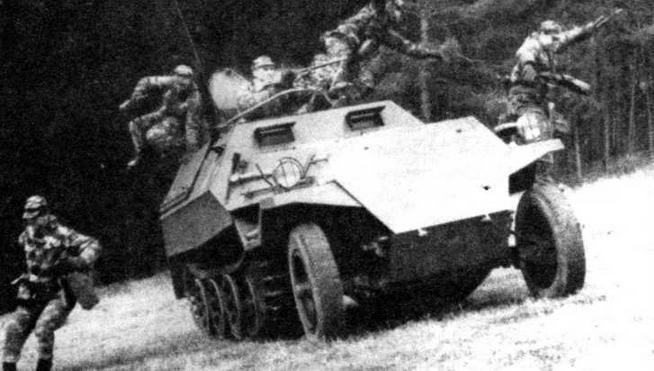 Иллюстрация к книге — Бронетранспортеры Вермахта [img_84.jpg]